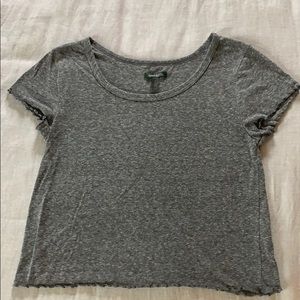 Grey cropped tee